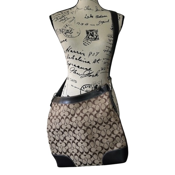 Coach Edie Hobo Bag Signature Canvas Leather Trim Shoulder Bag Medium - Picture 3 of 9